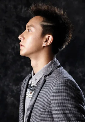 韩庚登外滩画报封面演绎男人的动与静_6