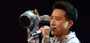 韩庚花纹西装帅气十足_6