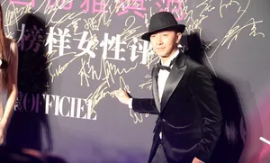 韩庚现身2013中国优雅盛典黑色西服显帅气_5