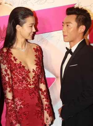 韩庚参加前任攻略首映礼姚星彤着透视装性感抢镜_19