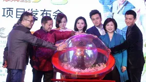 韩庚江铠同出席甜蜜承认恋情嫩装映衬桃花红_3