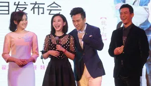 韩庚江铠同出席甜蜜承认恋情嫩装映衬桃花红_4