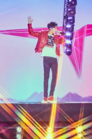 张艺兴湖南卫视跨年演唱会帅气高清图片_2