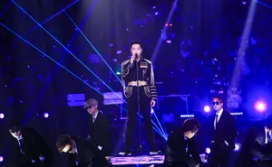 张艺兴湖南卫视跨年演唱会帅气高清图片_7
