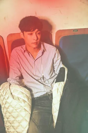 张艺兴复古文艺范儿写真帅气图片_3