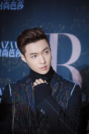 张艺兴活动现场帅气高清图片