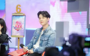 张艺兴《快乐大本营》帅气图片_5