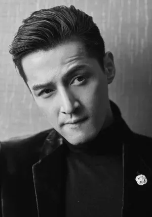 胡歌丝绒西装绅士儒雅气质写真图片_3