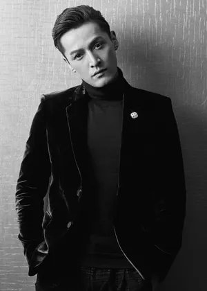胡歌丝绒西装绅士儒雅气质写真图片_7