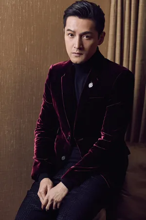 胡歌丝绒西装绅士儒雅气质写真图片_8