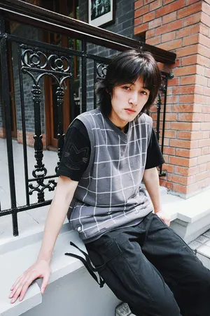 胡歌早年长发青涩写真图片_5