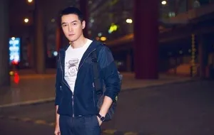 胡歌最新深夜街拍写真图片_2