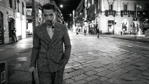 胡歌《ELLEMEN》时尚封面跨越时空的写真_4