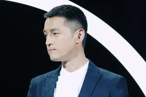 胡歌寸头亮相活动图片_2