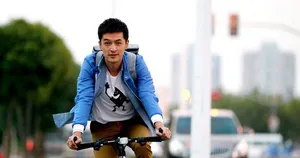 生活启示录曝新照胡歌闫妮牵手姐弟恋_3