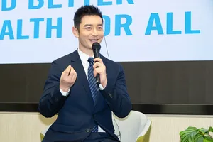 黄晓明活动照图片