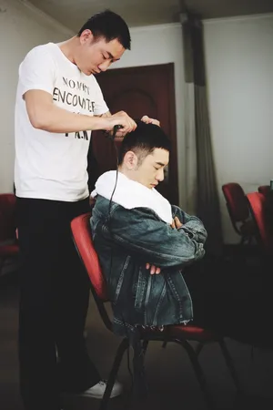 黄晓明化妆照图片_1