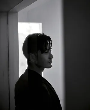 黄晓明黑白时尚大片帅气写真图片_3
