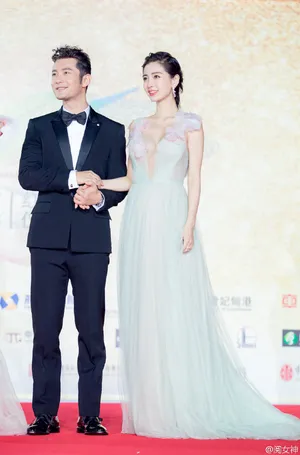 黄晓明angelababy夫妇出席活动狂秀恩爱好有爱_5