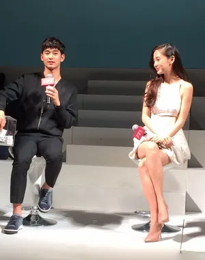 金秀贤牵手baby黄晓明吃醋跟随_1