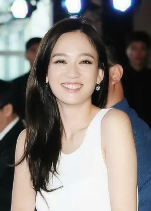 陈乔恩黄晓明等亮相苏宁环球投资控股泓霆影业签约现场_3