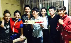 何炅41岁生日自拍黄晓明baby现身祝贺_6