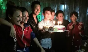 何炅41岁生日自拍黄晓明baby现身祝贺_8