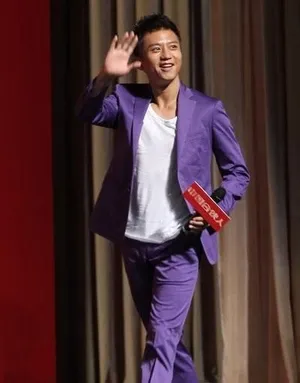 邓超黄晓明佟大为三帅争宠出席活动图片