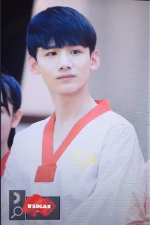旋风少女杀青会白敬亭高清大图白敬亭白色道服_11
