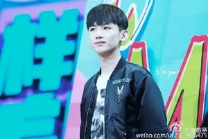 暖男校草白敬亭快乐大本营录制高清截图整理集合_6