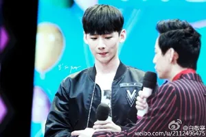 暖男校草白敬亭快乐大本营录制高清截图整理集合_7
