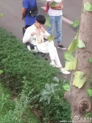 旋风少女温暖的初原师兄白敬亭上班图下班图探班图汇总（2）