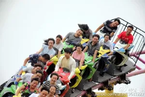 旋风少女温暖的初原师兄白敬亭上班图下班图探班图汇总（2）_9