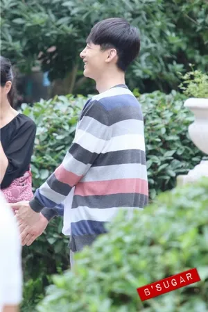 旋风少女温暖的初原师兄白敬亭上班图下班图探班图汇总（1）_14