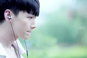 旋风少女白敬亭花絮高清大图私底下也是个温暖的大哥哥_13