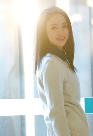 董璇午后阳光唯美清新性感写真图片_2