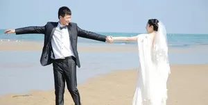 董璇高云翔海边婚纱剧照曝光相拥热吻浪漫唯美_1