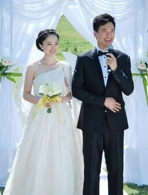 董璇高云翔海边婚纱剧照曝光相拥热吻浪漫唯美_2