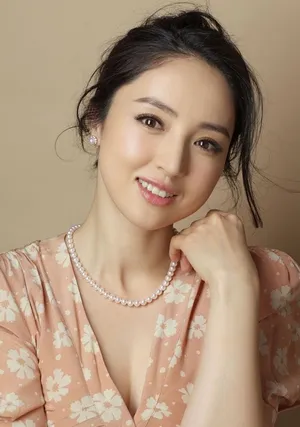 董璇瑞丽知性写真图片曝光_5