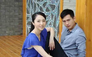 董璇高云翔户外照尽显甜蜜
