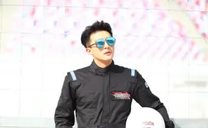 孙艺洲帅气飞行员写真图片_4