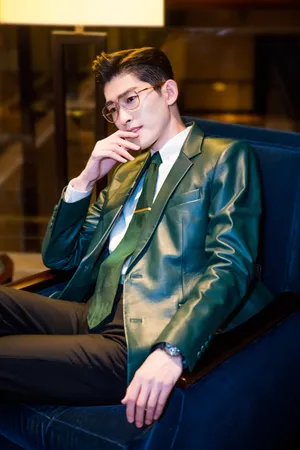 张翰写真：张翰西装绅士帅气图片_5
