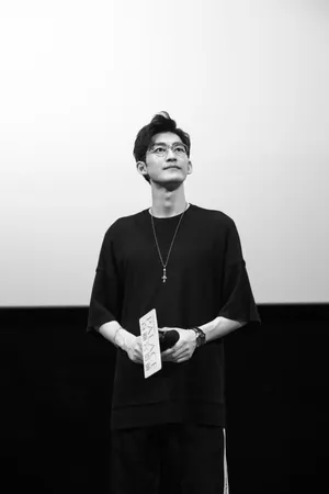 张翰活动照图片：黑白质感帅气图片_3