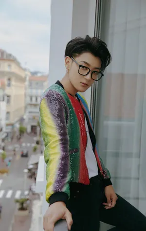 黄子韬清爽帅气时尚写真图片_5
