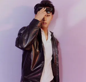 黄子韬杂志封面率性时尚大片写真图片
