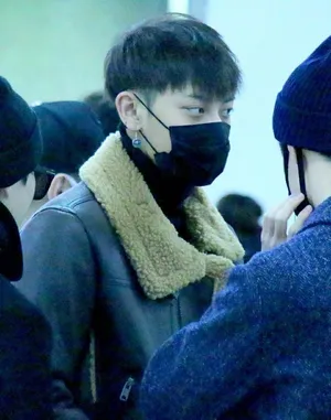 2014年11月EXO帅气亮相机场写真日本返韩黄子韬图片写真