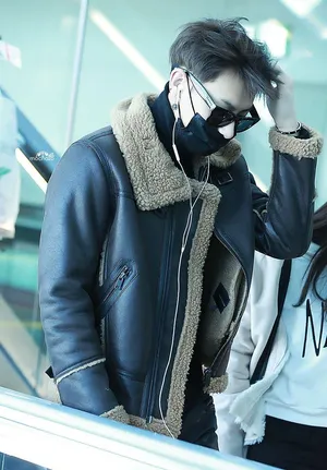 2014年11月EXO帅气亮相机场写真日本返韩黄子韬图片写真_5