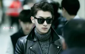2014年12月EXO深圳飞往韩国机场时尚写真黄子韬图片写真