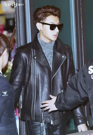 2014年12月EXO深圳飞往韩国机场时尚写真黄子韬图片写真_17