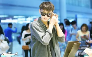 EXO仁川飞上海转机抵达三亚机场帅气写真黄子韬图片写真_10